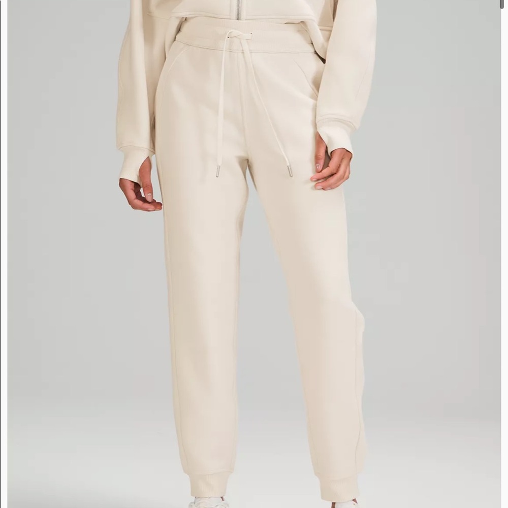 Brand New Lululemon Scuba High-Rise Jogger